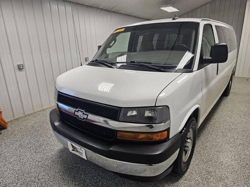 2017 Chevrolet Express 3500 LT
