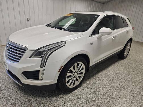 Crystal White Tricoat 2017 Cadillac XT5 Platinum