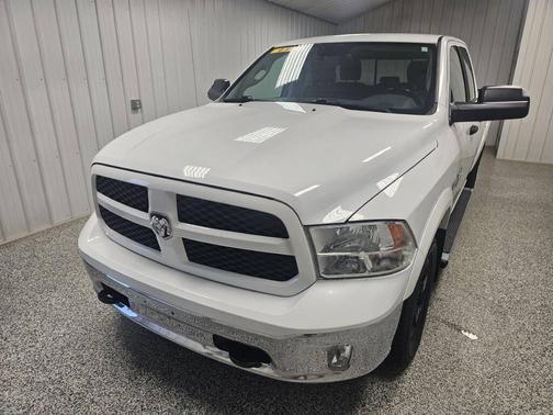 2016 RAM 1500 SLT