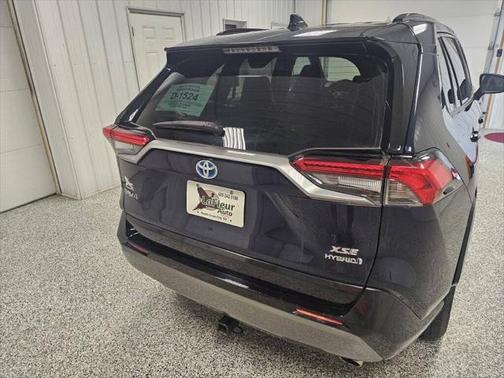 2021 Toyota RAV4 Hybrid SE