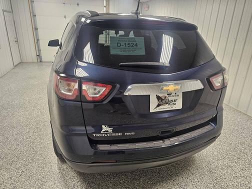 Blue Velvet Metallic 2017 Chevrolet Traverse 2LT