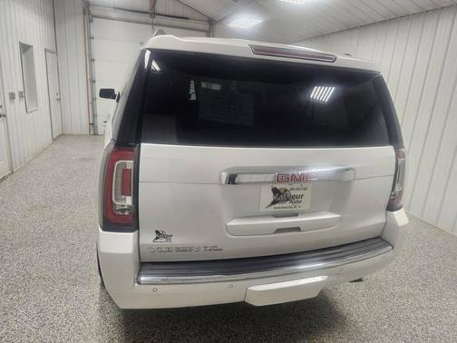 WHITE 2017 GMC Yukon XL Denali