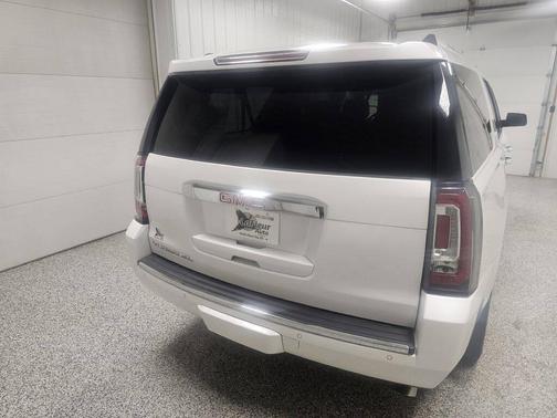 WHITE 2017 GMC Yukon XL Denali