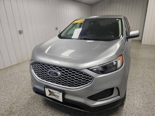 Iconic Silver Metallic 2024 Ford Edge SEL