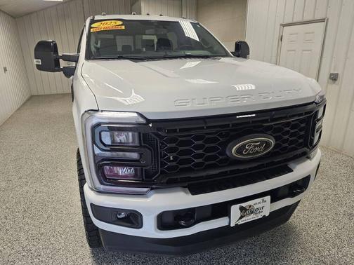 Oxford White 2025 Ford F-350 Lariat