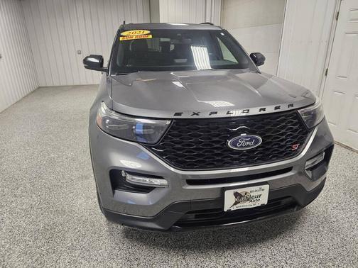 Carbonized Gray Metallic 2021 Ford Explorer ST