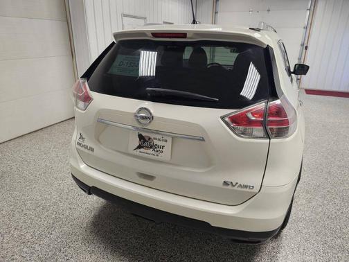 WHITE 2016 Nissan Rogue SV