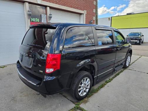 2012 Dodge Grand Caravan R/T