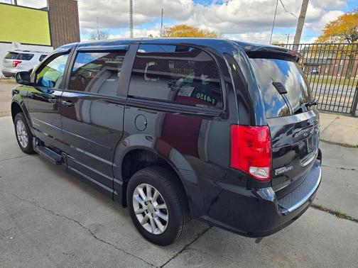 2012 Dodge Grand Caravan R/T
