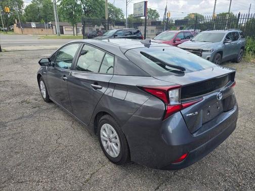 2022 Toyota Prius LE