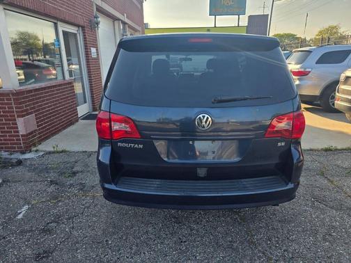 2009 Volkswagen Routan SE