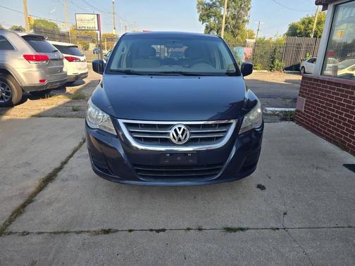 2009 Volkswagen Routan SE