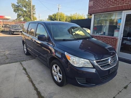 2009 Volkswagen Routan SE