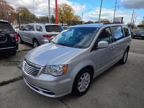 2011 Chrysler Town & Country Touring-L