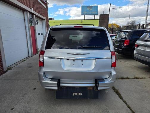 2011 Chrysler Town & Country Touring-L