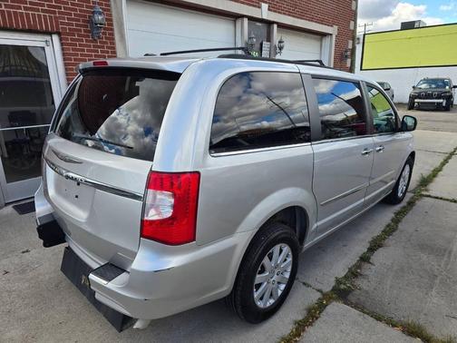 2011 Chrysler Town & Country Touring-L