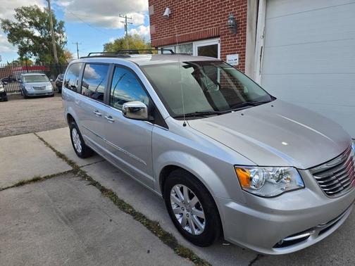 2011 Chrysler Town & Country Touring-L