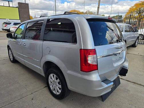 2011 Chrysler Town & Country Touring-L