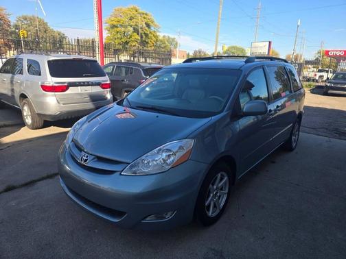 2010 Toyota Sienna XLE