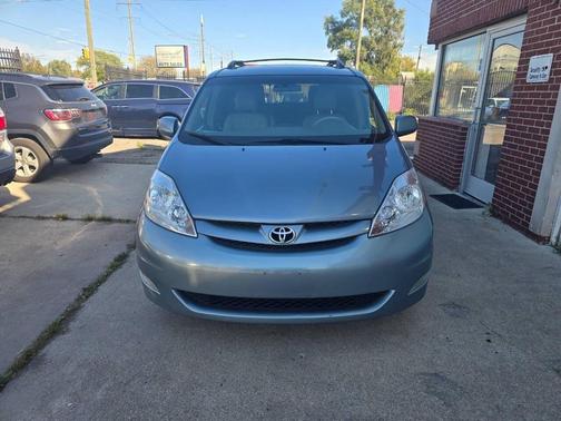 2010 Toyota Sienna XLE