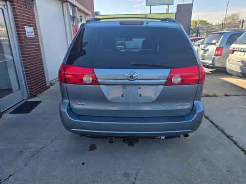 2010 Toyota Sienna XLE