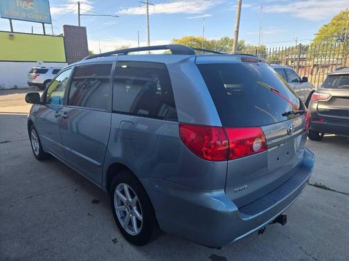 2010 Toyota Sienna XLE