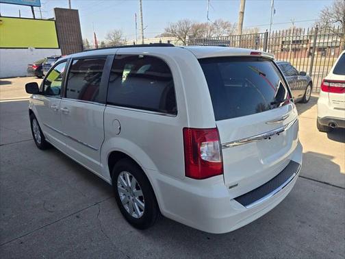 2013 Chrysler Town & Country Touring