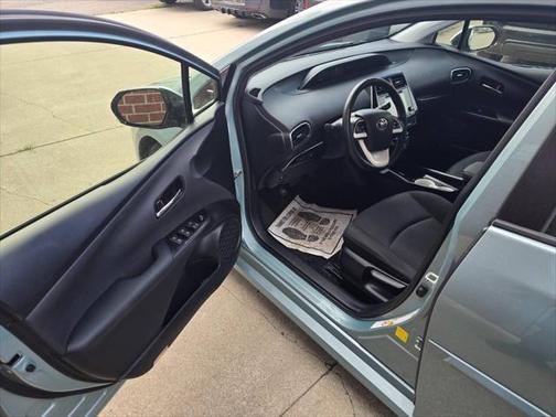 2016 Toyota Prius Three