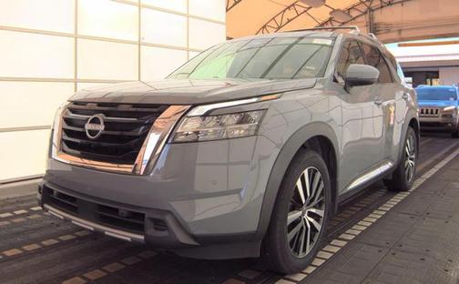 Boulder Gray Pearl 2024 Nissan Pathfinder Platinum FWD