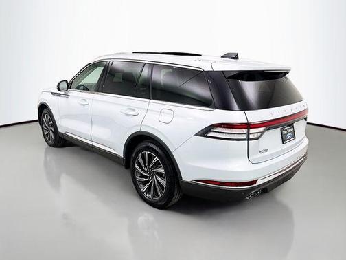 Crystal White 2025 Lincoln Aviator Premiere