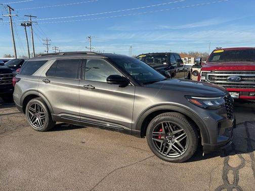 2025 Ford Explorer ST