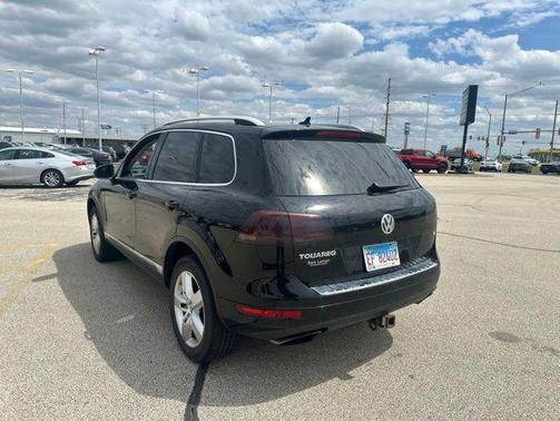 Black 2014 Volkswagen Touareg X