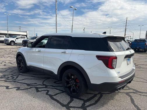 White Metallic 2021 Ford Explorer ST
