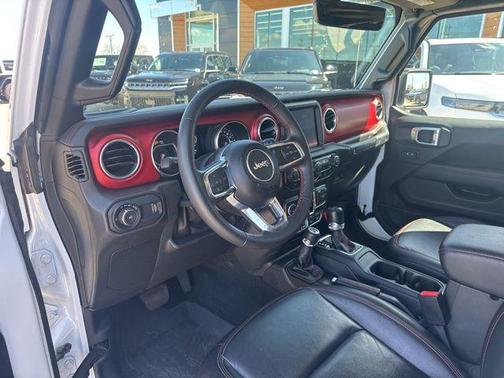 Bright White Clearcoat 2023 Jeep Wrangler Rubicon
