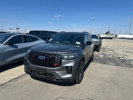 Gray Metallic 2025 Ford Explorer ST