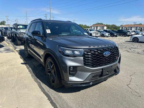 Gray Metallic 2025 Ford Explorer ST
