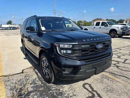 Black Metallic 2025 Ford Expedition Active