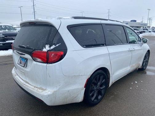 2019 Chrysler Pacifica Touring-L Plus