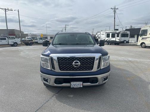 2017 Nissan Titan SV