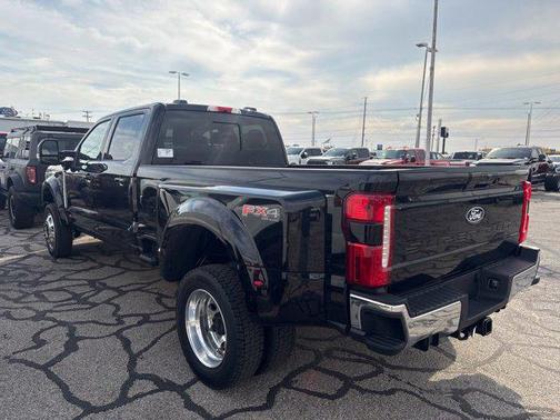 Black 2027 Ford F-450 Lariat
