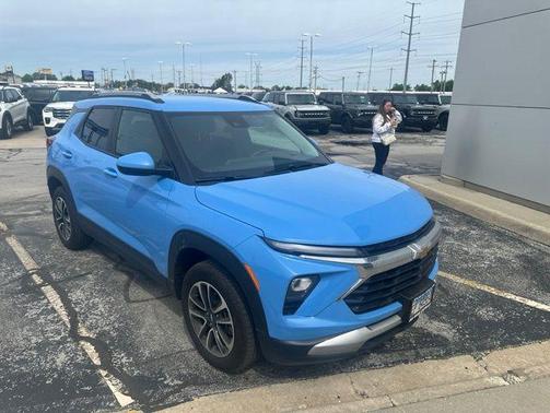 Fountain Blue 2024 Chevrolet Trailblazer LT
