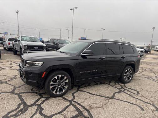 Diamond Black Crystal Pearlcoat 2023 Jeep Grand Cherokee L Overland