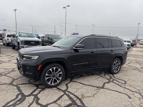 Diamond Black Crystal Pearlcoat 2023 Jeep Grand Cherokee L Overland