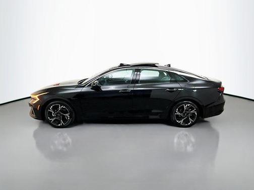 Aurora Black Pearl 2025 Kia K5 GT-Line