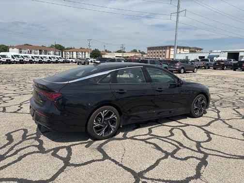 Aurora Black Pearl 2025 Kia K5 GT-Line