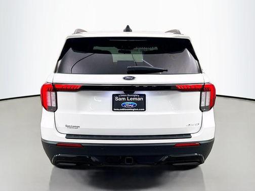 White Metallic 2025 Ford Explorer ST-Line