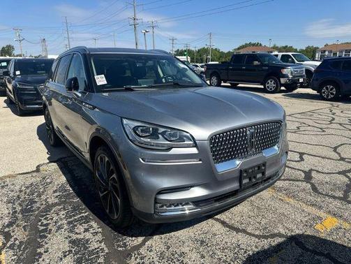Radiance Metallic 2020 Lincoln Aviator Reserve AWD