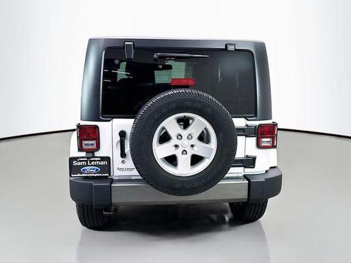 Bright White Clearcoat 2014 Jeep Wrangler Freedom Edition