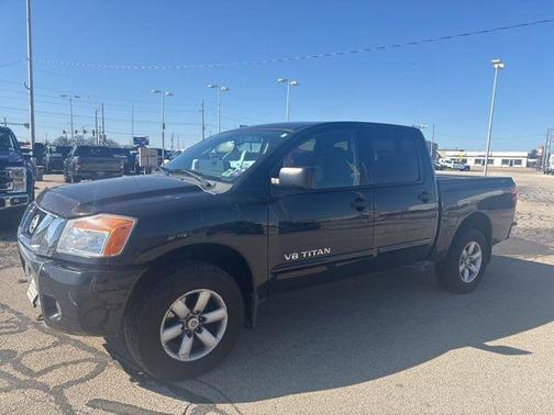 2011 Nissan Titan SV