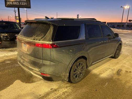 2022 Kia Carnival SX